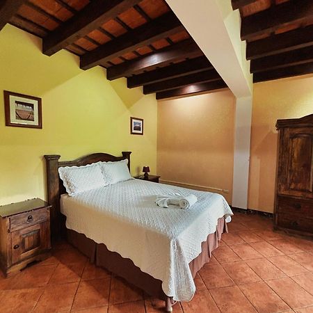 Alana Hotel By Ish Antigua Luaran gambar