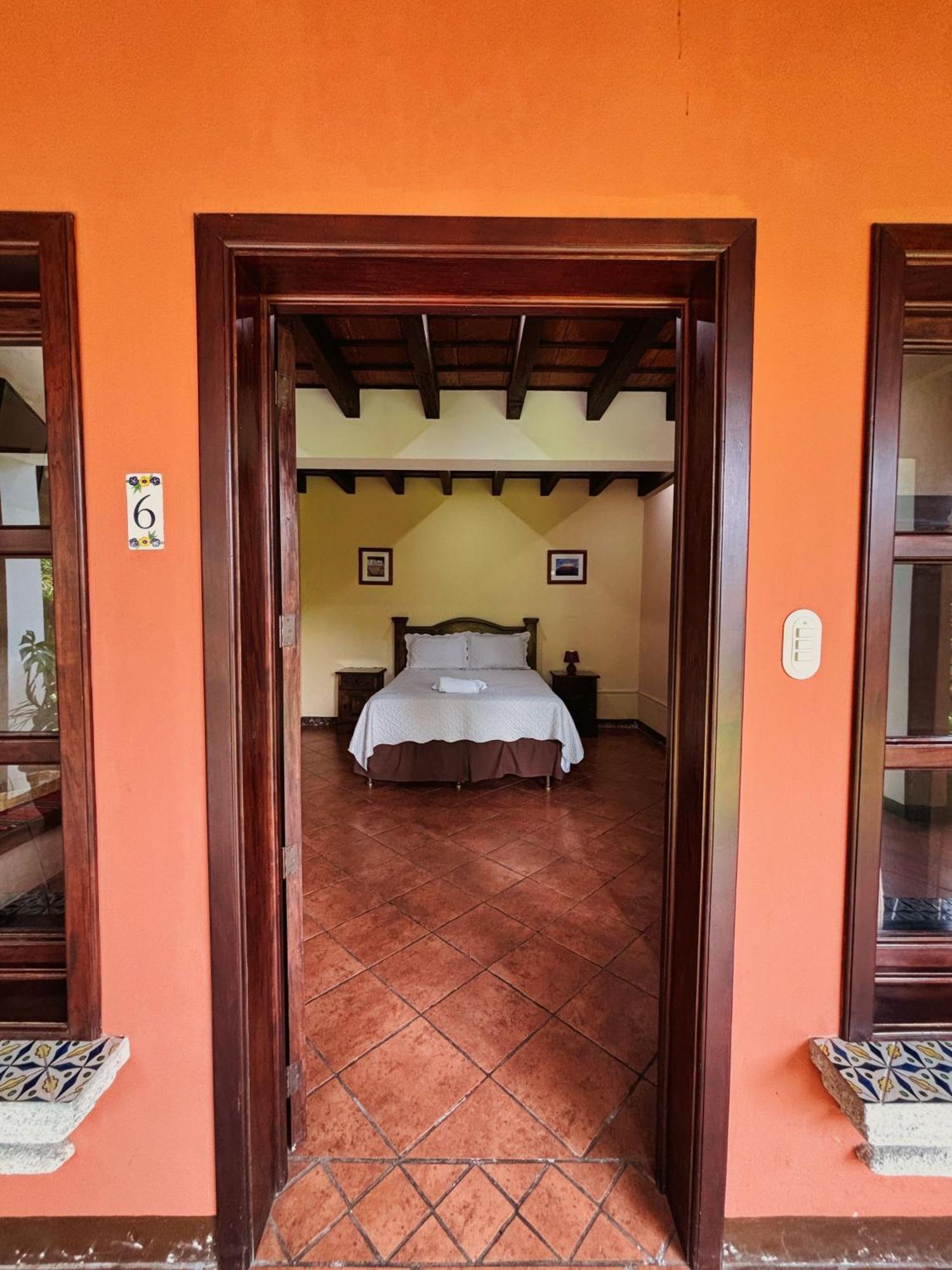 Alana Hotel By Ish Antigua Luaran gambar