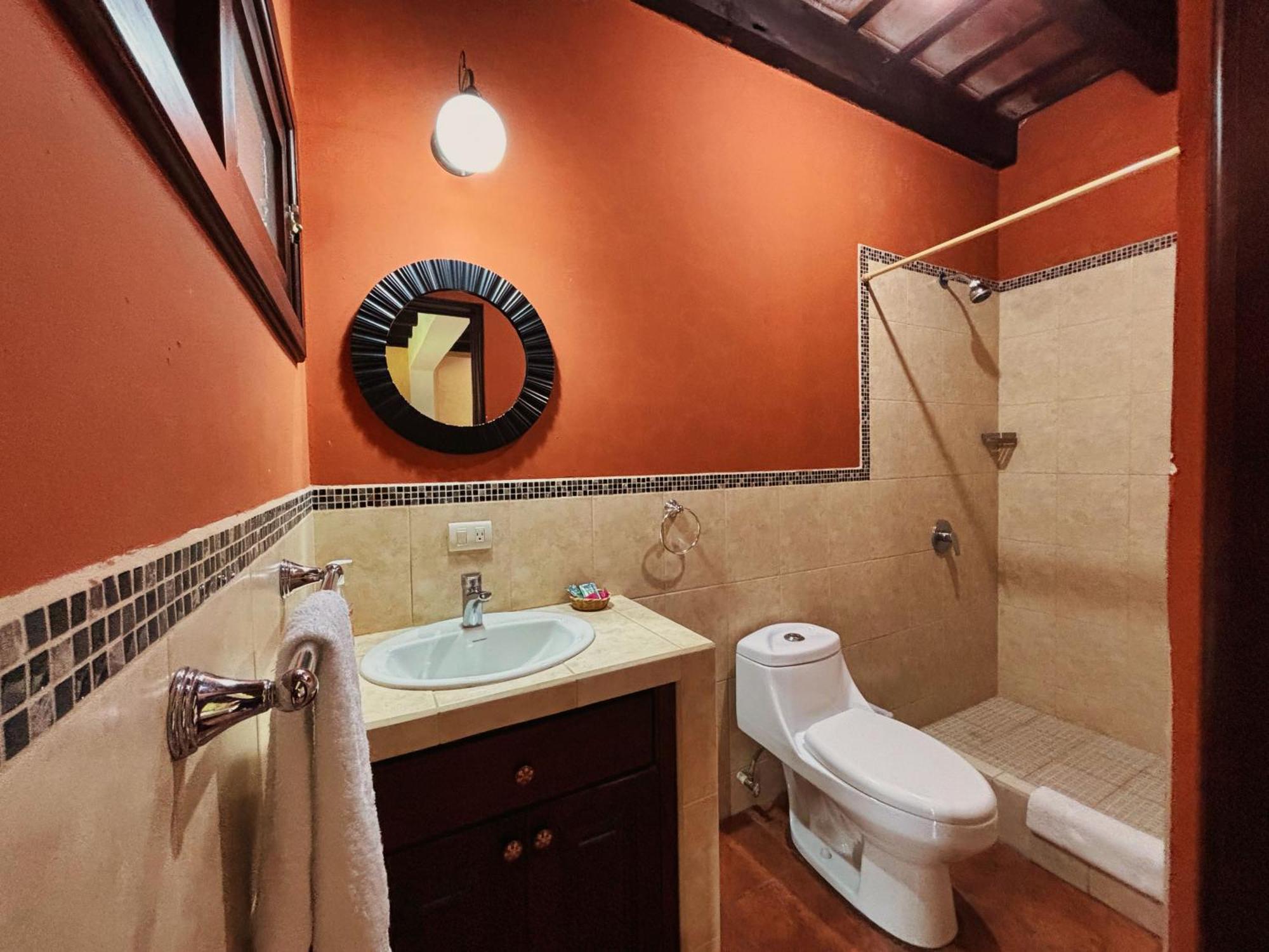 Alana Hotel By Ish Antigua Luaran gambar