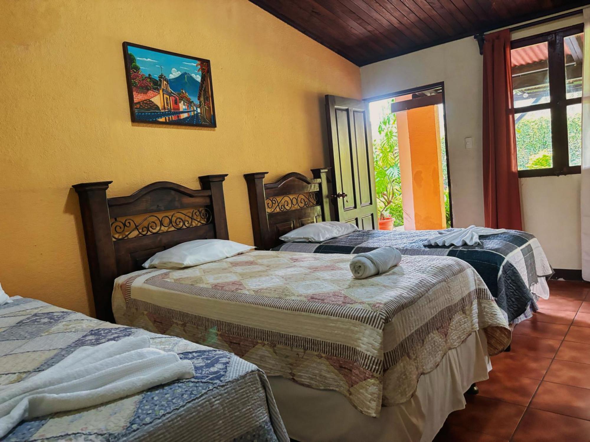 Alana Hotel By Ish Antigua Luaran gambar