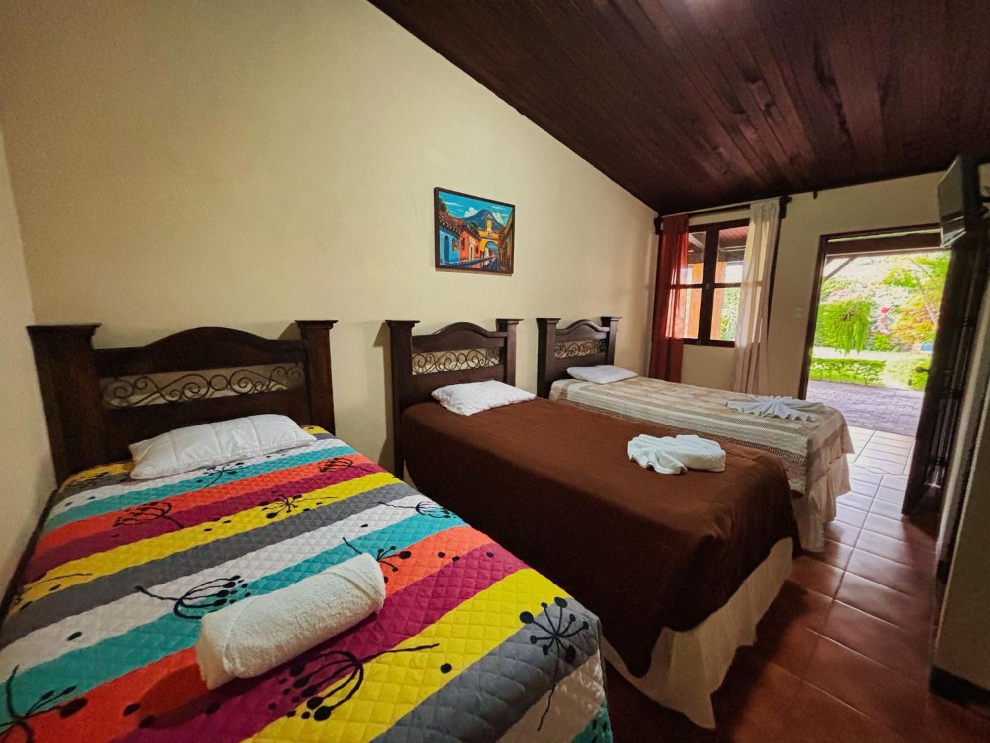 Alana Hotel By Ish Antigua Luaran gambar