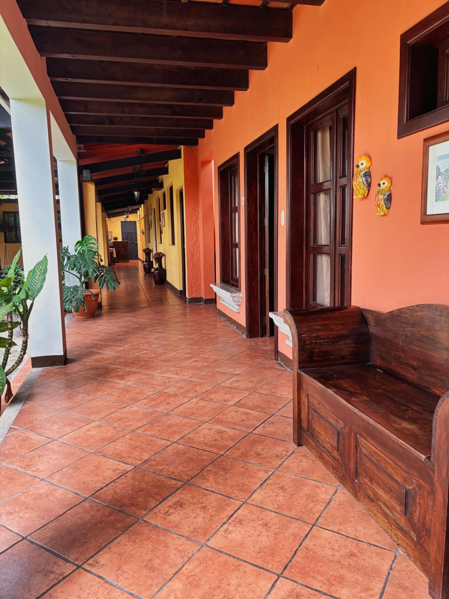 Alana Hotel By Ish Antigua Luaran gambar