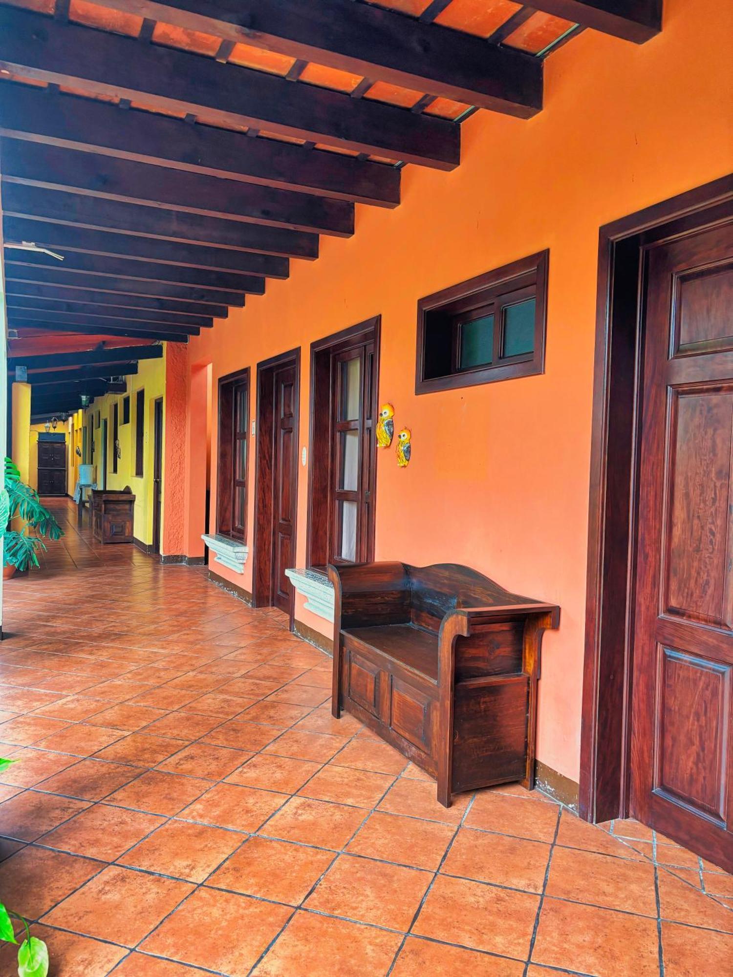 Alana Hotel By Ish Antigua Luaran gambar