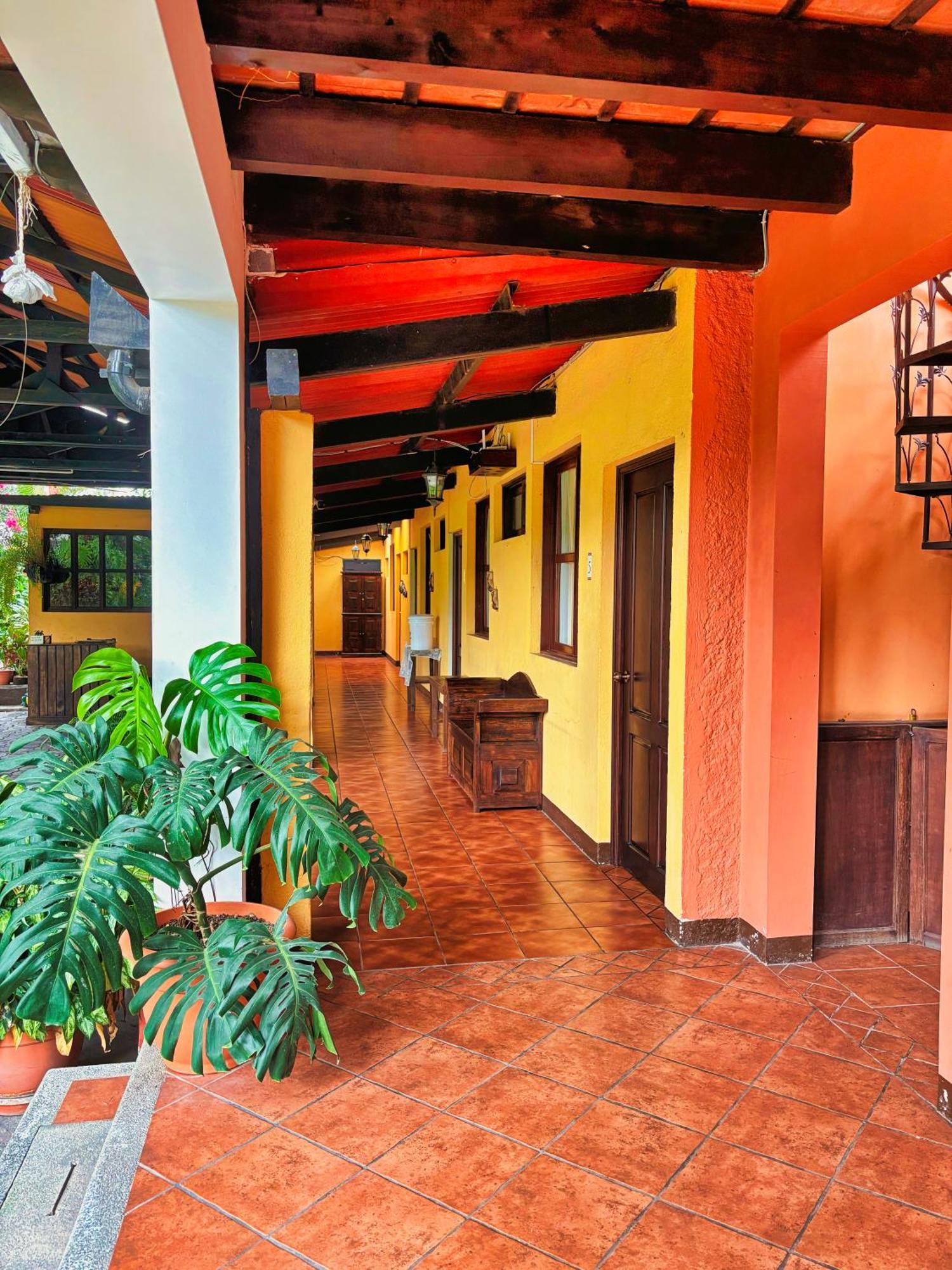 Alana Hotel By Ish Antigua Luaran gambar