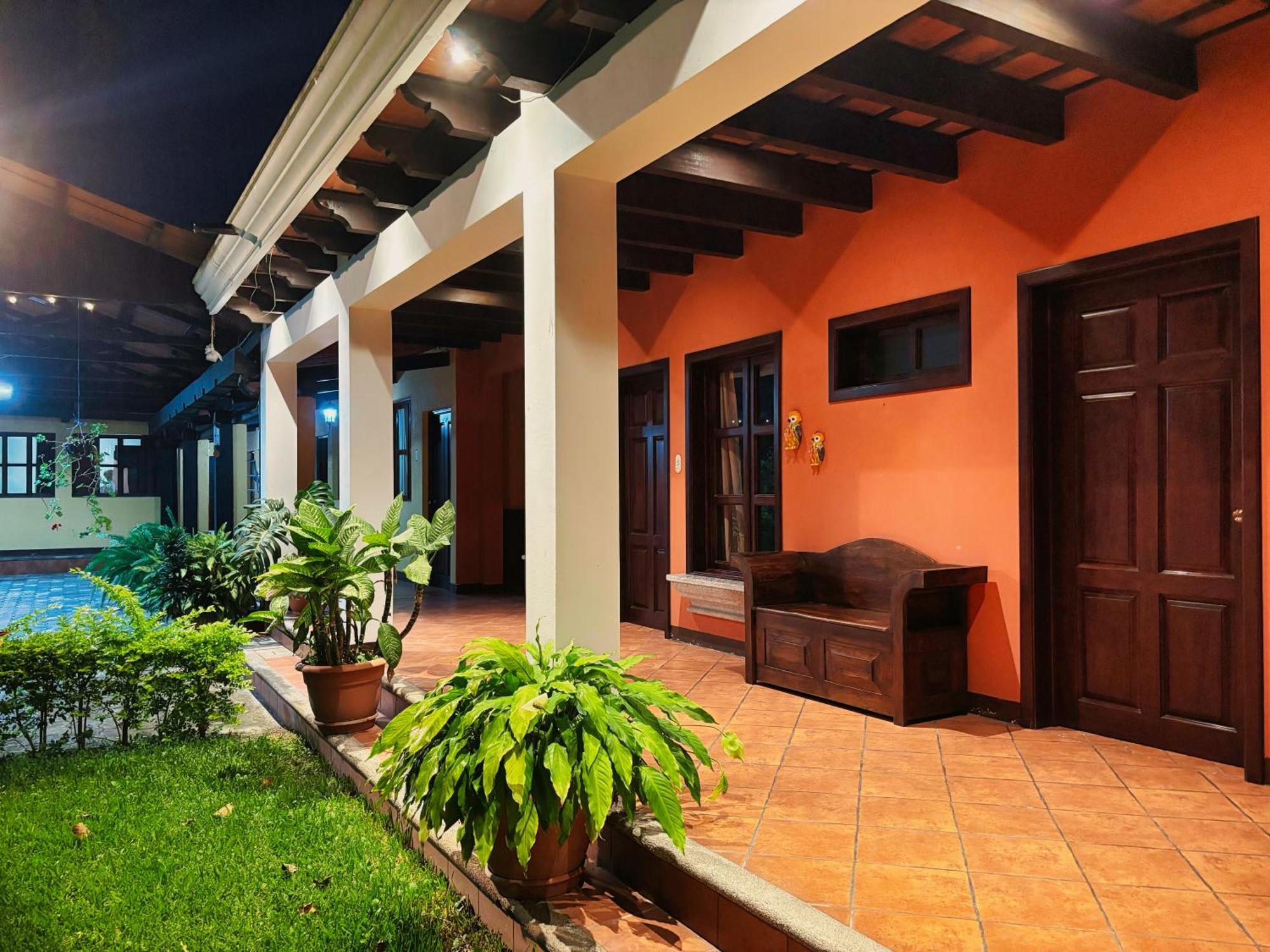 Alana Hotel By Ish Antigua Luaran gambar